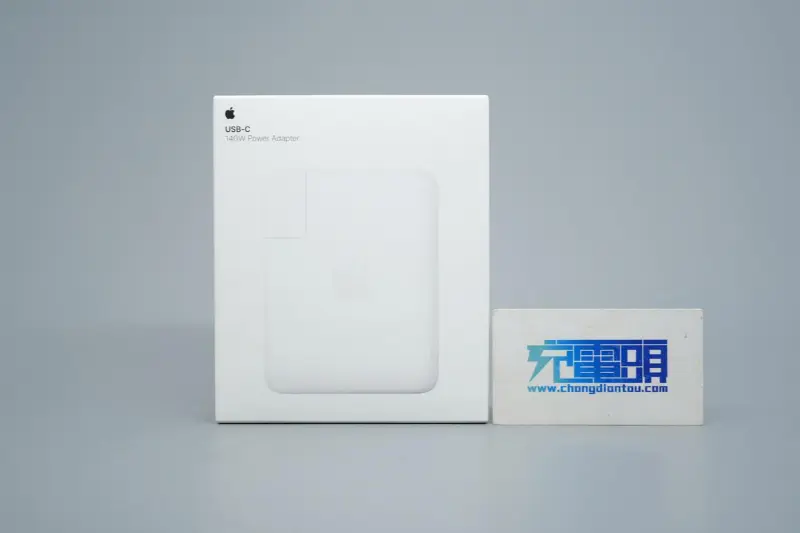 Apple के नए 140W GaN फास्ट चार्जर को नष्ट कर दिया गया